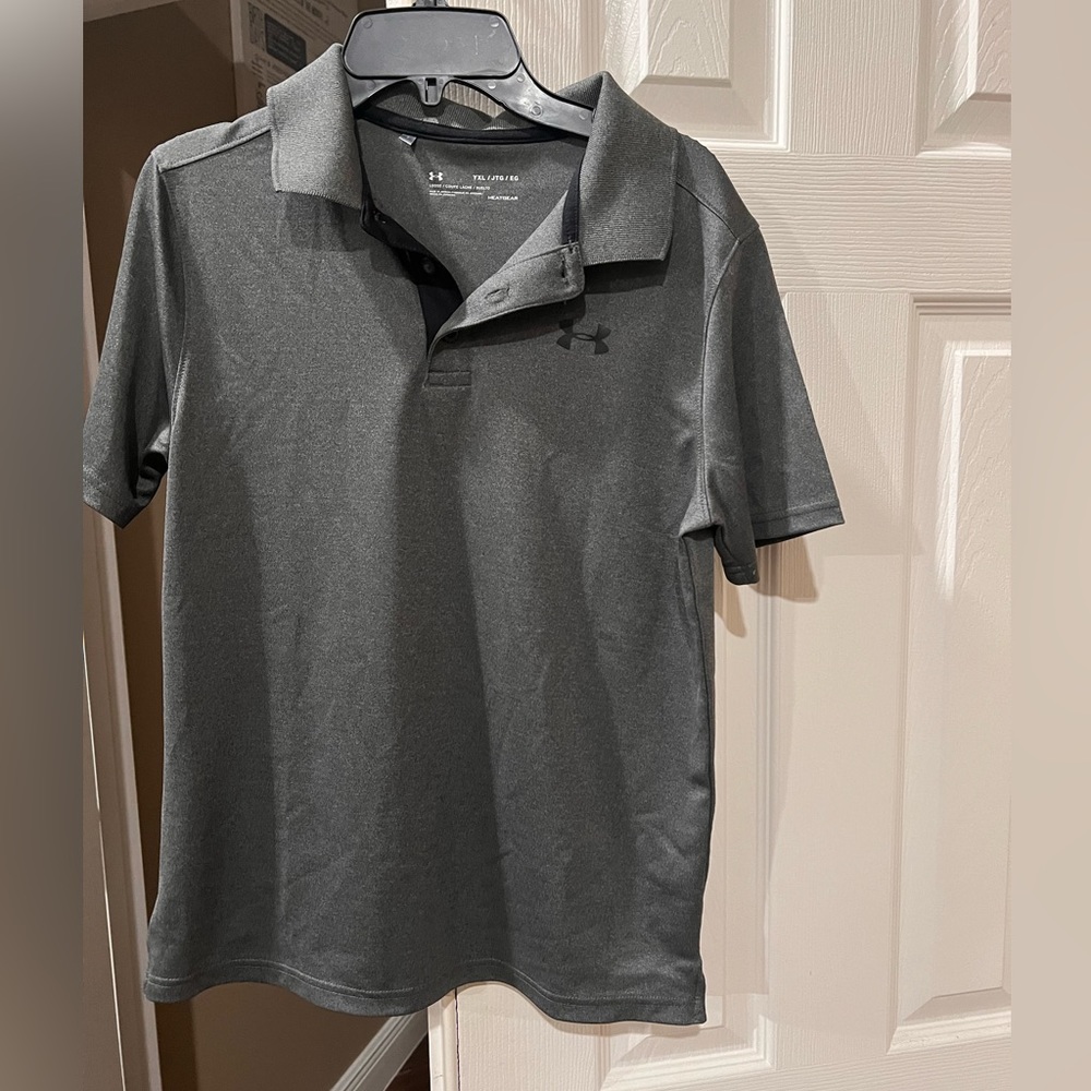 Dark gray under Armour polo quick dry tech, athletic golf shirt
